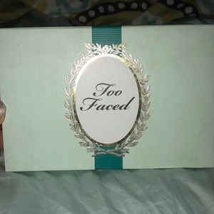Limited edition Too faced eyeshadow pallet